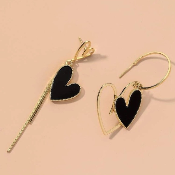 Heart Charm Mismatched Drop Earrings New - Picture 2 of 3